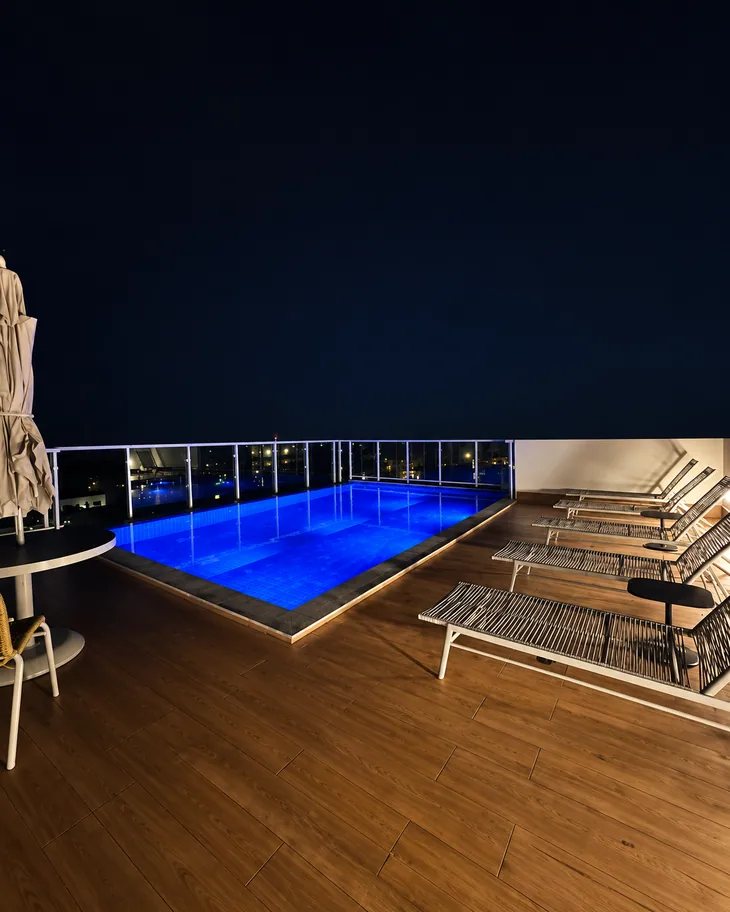 Piscina & Rooftop · 4